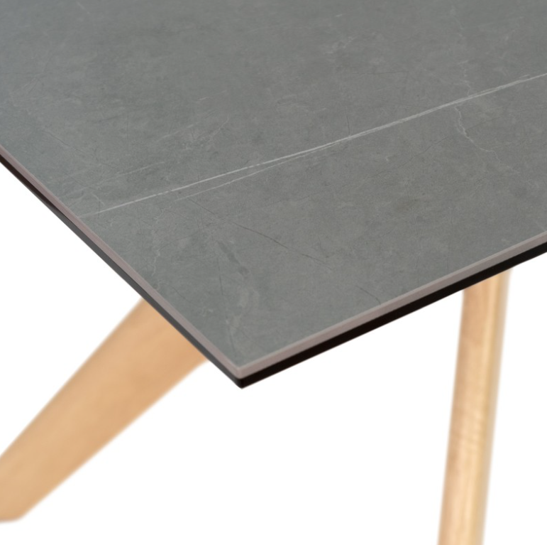 Mesa Adeline porcelánico gris patas de madera en roble 140x90cm