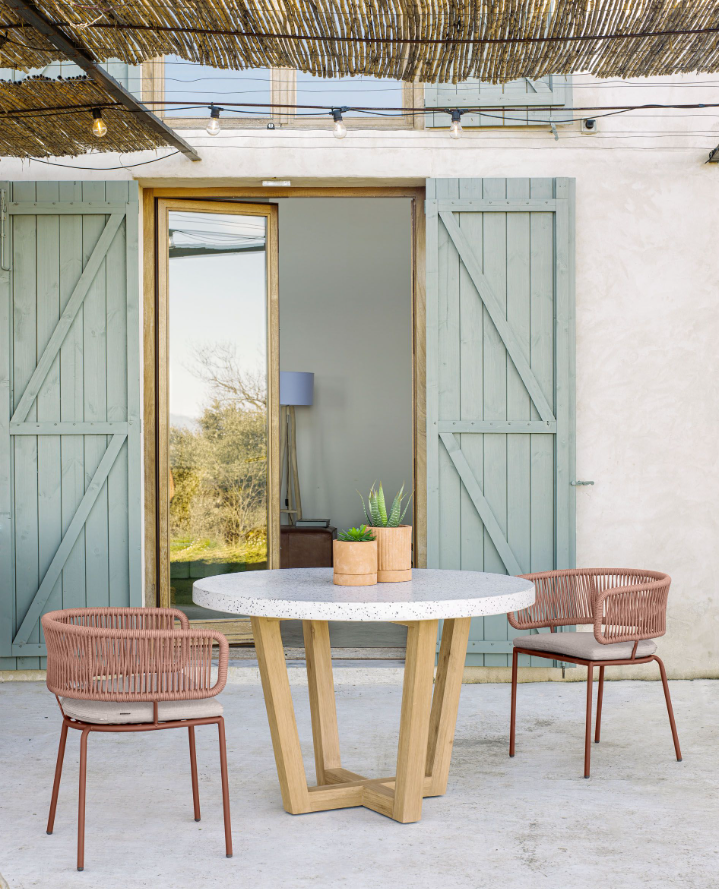 Mesa redonda Alfama terrazo blanco y madera maciza de acacia 120cm