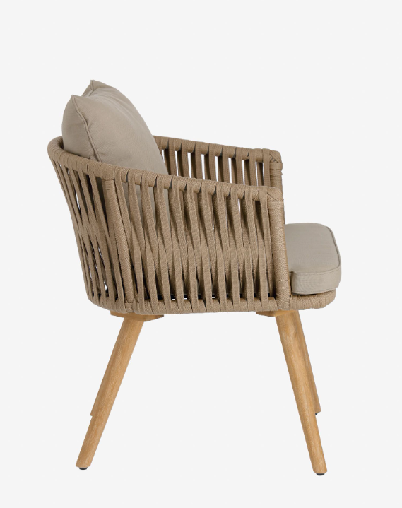 Silla Alfama cuerda beige y patas de madera maciza de acacia