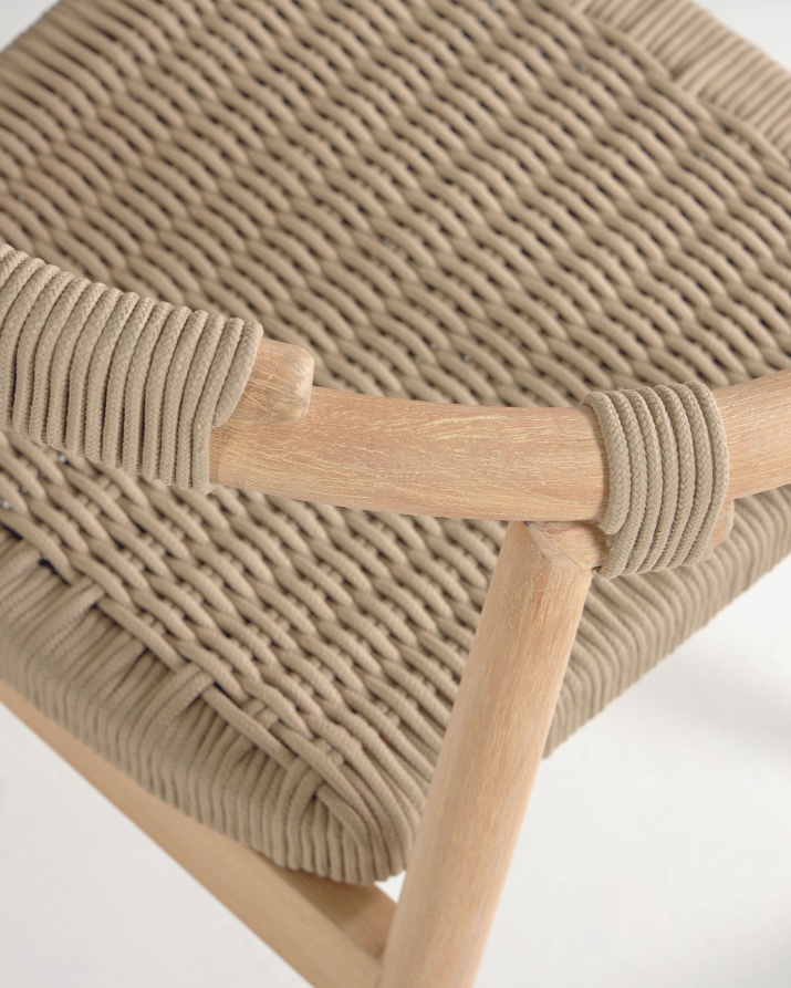 Silla Calma new madera maciza eucalipto efecto roble y cuerda beige