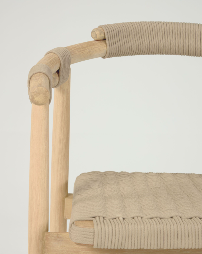 Silla Calma new madera maciza eucalipto efecto roble y cuerda beige