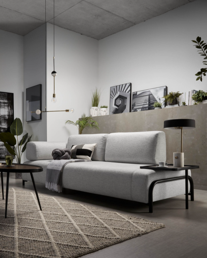 Sofa Damini 3 plazas gris claro con bandeja 252cm